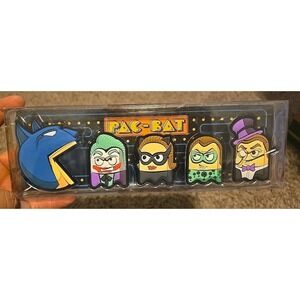 EXCLUSIVE PAC-BAT Pac-Man  Batman Magnet Set